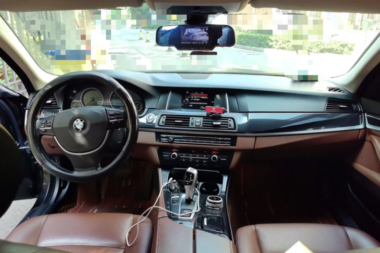 Used BMW 5 Series 2014 520Li Elegant Model Center Console
