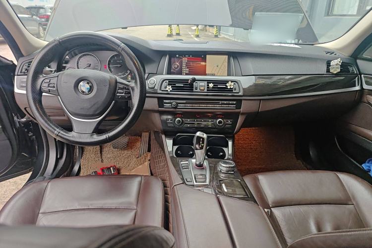 Used BMW 5 Series 2014 525Li Luxury Design Package Center Console