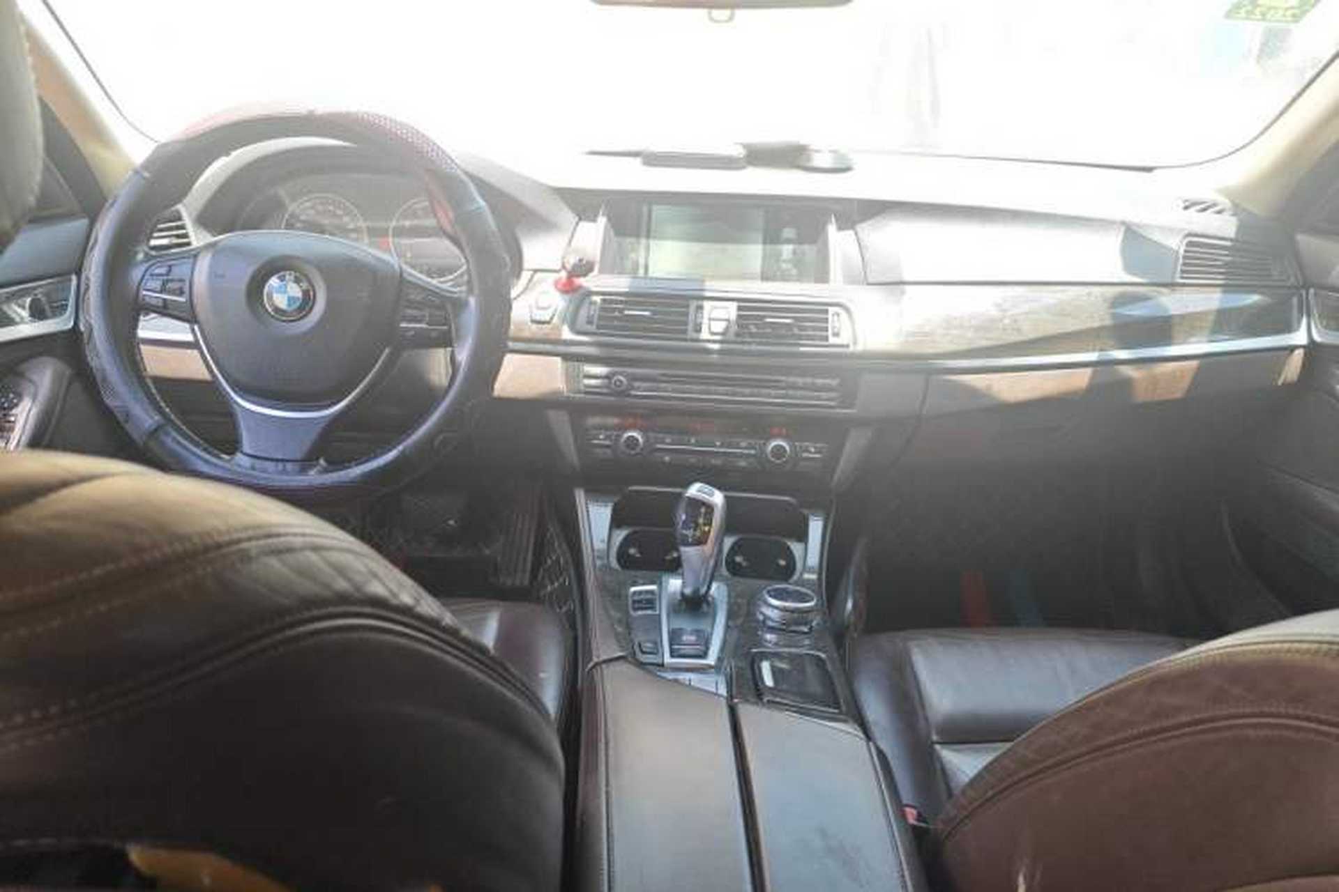 Used BMW 5 Series 2014 525Li Luxury Design Package Center Console