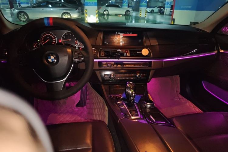 Used BMW 5 Series 2014 525Li Luxury Design Package Center Console