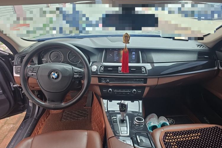 Used BMW 5 Series 2014 520Li Elegant Model Center Console