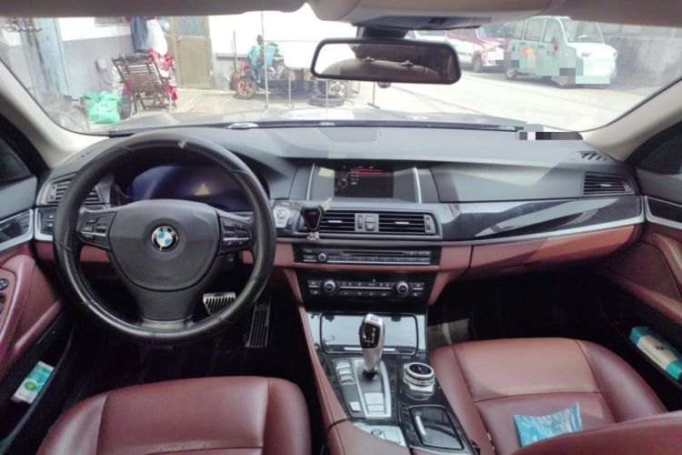 Used BMW 5 Series 2014 520i Elegant Edition Center Console