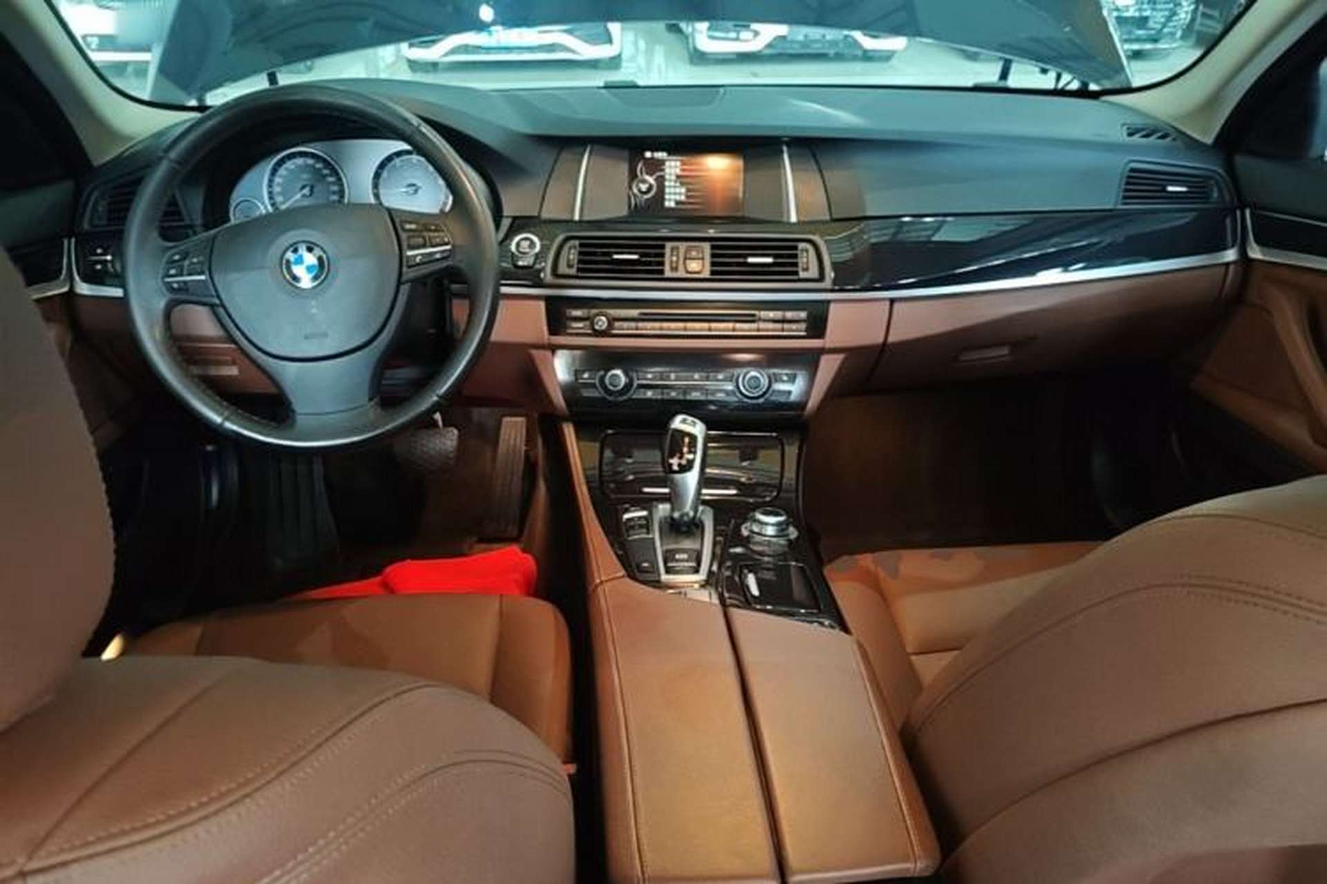 Used BMW 5 Series 2014 520Li Elegant Model Center Console