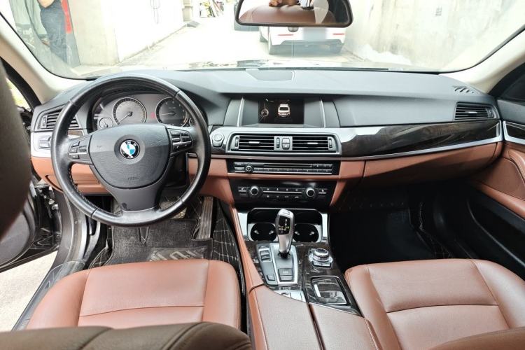 Used BMW 5 Series 2014 525Li Leading Model Center Console