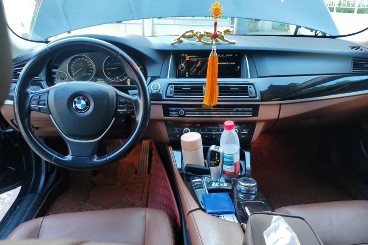 Used BMW 5 Series 2014 528Li Leading Model Center Console