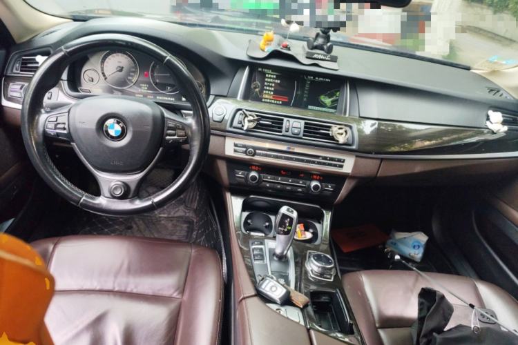 Used BMW 5 Series 2014 525Li Luxury Design Package Center Console