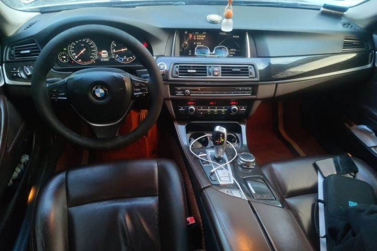 Used BMW 5 Series 2014 525Li Luxury Design Package Center Console
