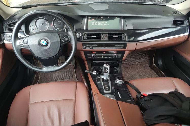 Used BMW 5 Series 2014 520Li Elegant Model Center Console