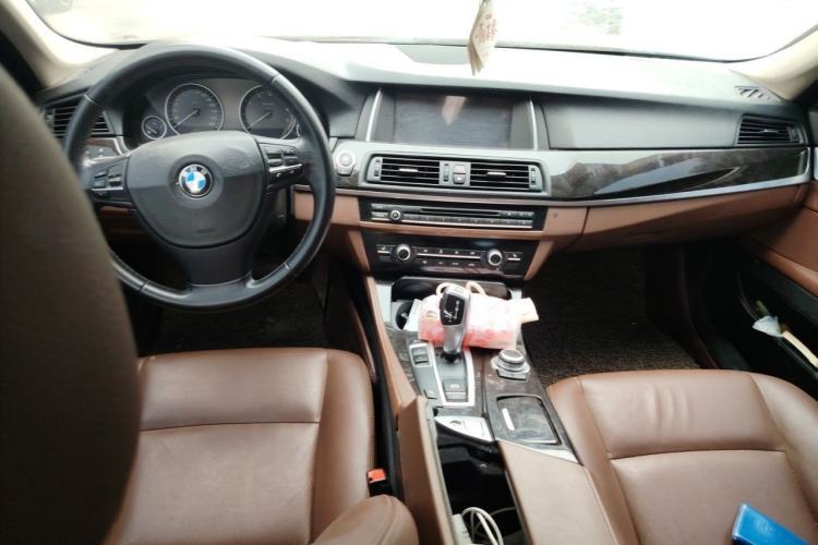 Used BMW 5 Series 2014 525Li Leading Model Center Console