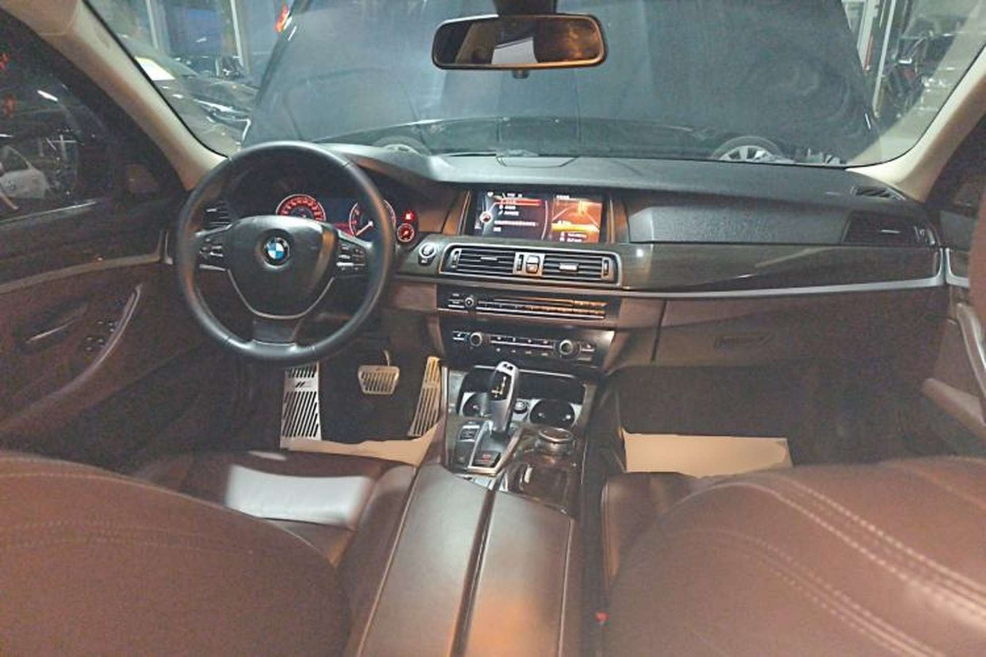 Used BMW 5 Series 2014 525Li Luxury Design Package Center Console