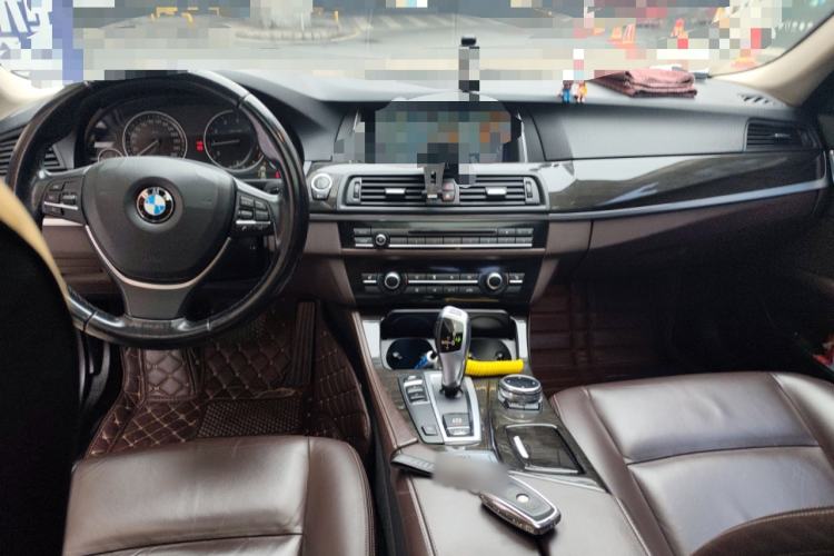 Used BMW 5 Series 2014 525Li Luxury Design Package Center Console