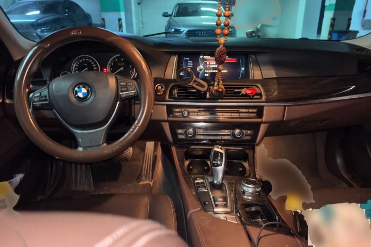 Used BMW 5 Series 2014 525Li Luxury Design Package Center Console