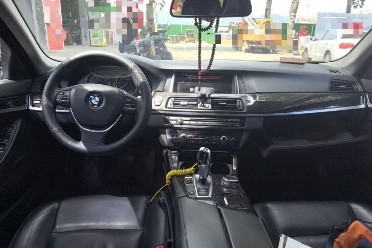Used BMW 5 Series 2014 525Li Luxury Design Package Center Console