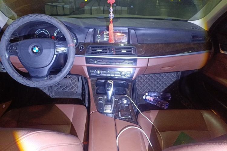 Used BMW 5 Series 2014 525Li Leading Model Center Console