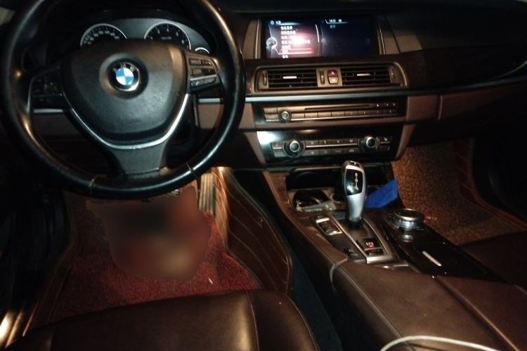 Used BMW 5 Series 2014 525Li Luxury Design Package Center Console