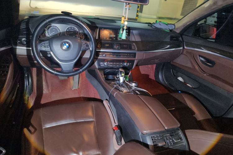 Used BMW 5 Series 2014 525Li Luxury Design Package Center Console