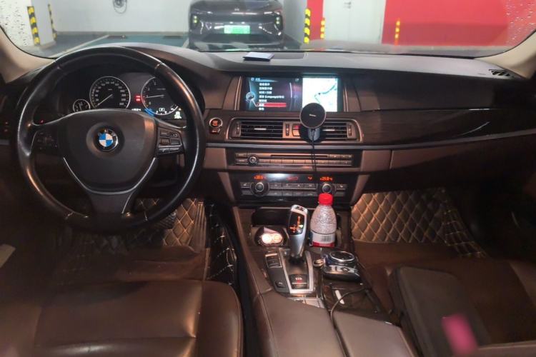 Used BMW 5 Series 2014 525Li Luxury Design Package Center Console