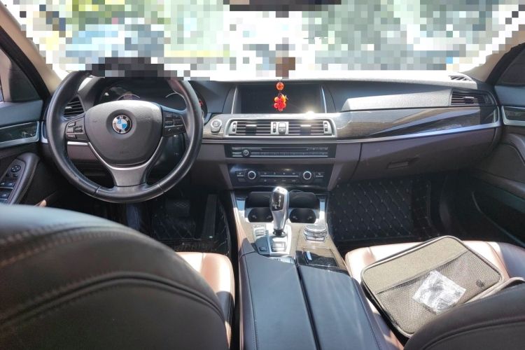 Used BMW 5 Series 2014 525Li Luxury Design Package Center Console