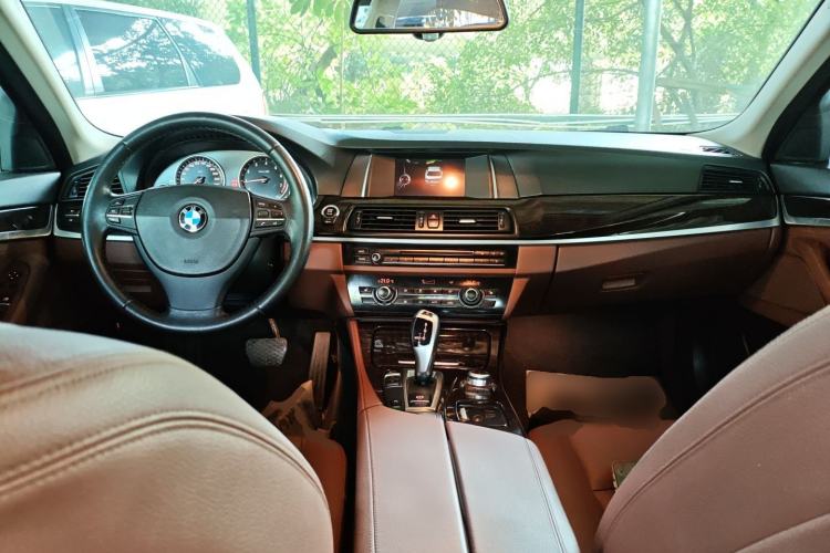 Used BMW 5 Series 2014 525Li Leading Model Center Console