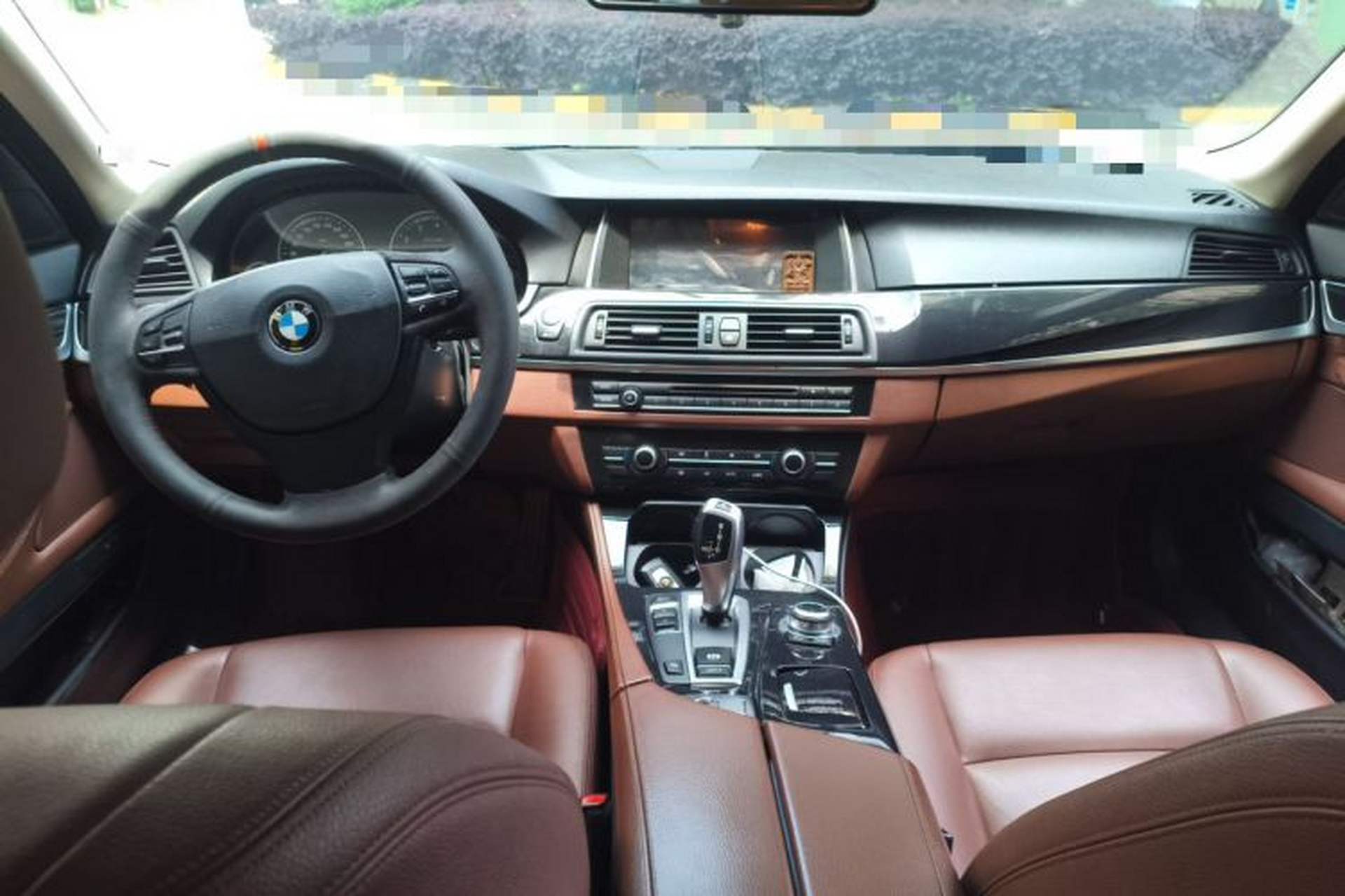 Used BMW 5 Series 2014 520Li Elegant Model Center Console