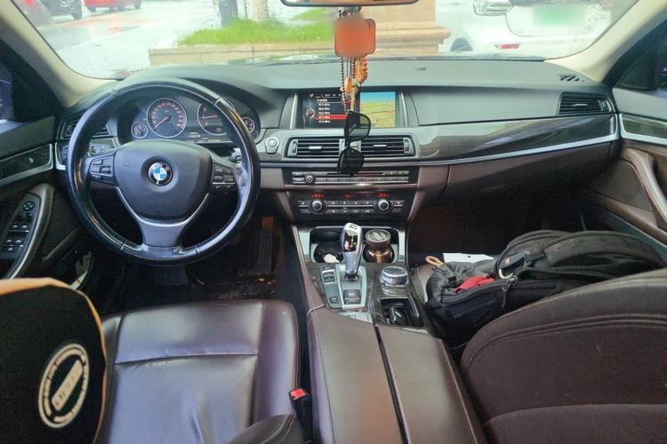 Used BMW 5 Series 2014 525Li Luxury Design Package Center Console