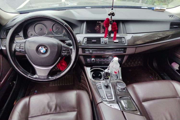 Used BMW 5 Series 2014 525Li Luxury Design Package Center Console