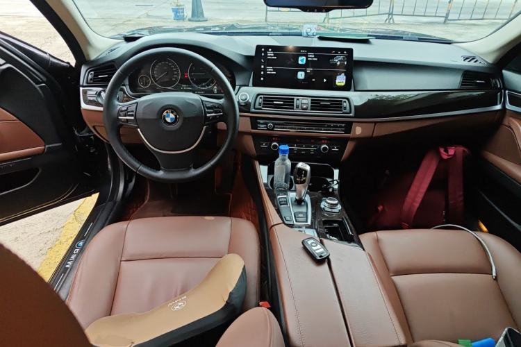 Used BMW 5 Series 2014 525Li Leading Model Center Console