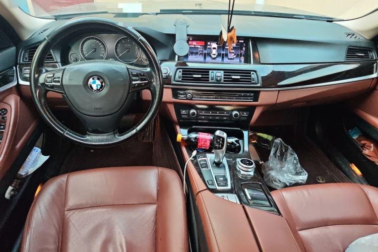 Used BMW 5 Series 2014 525Li Leading Model Center Console