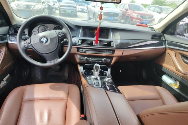Used BMW 5 Series 2014 520Li Elegant Model Center Console