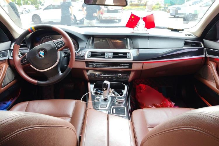 Used BMW 5 Series 2014 520Li Elegant Model Center Console