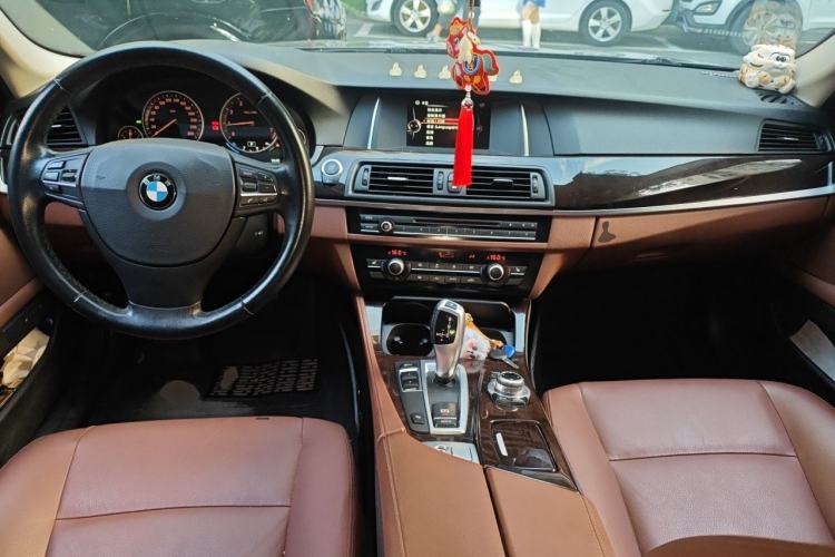 Used BMW 5 Series 2014 525Li Leading Model Center Console