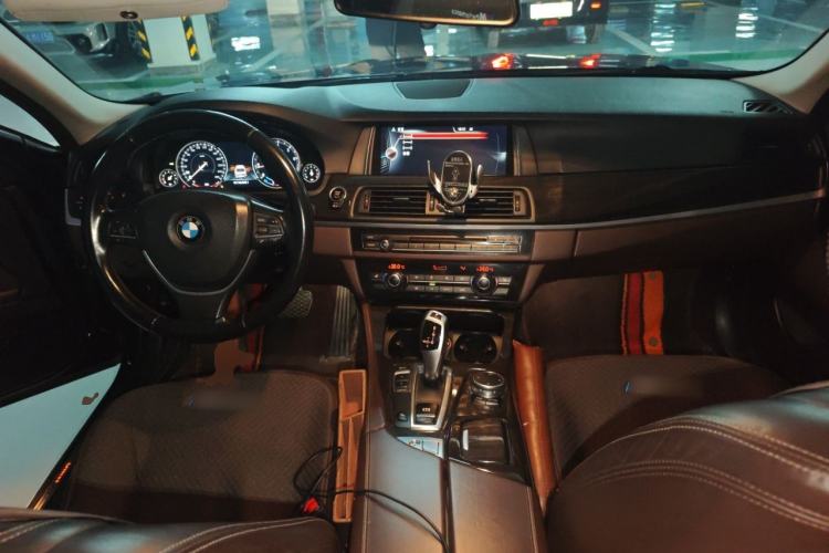Used BMW 5 Series 2014 525Li Luxury Design Package Center Console