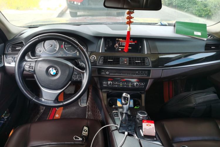 Used BMW 5 Series 2014 525Li Luxury Design Package Center Console