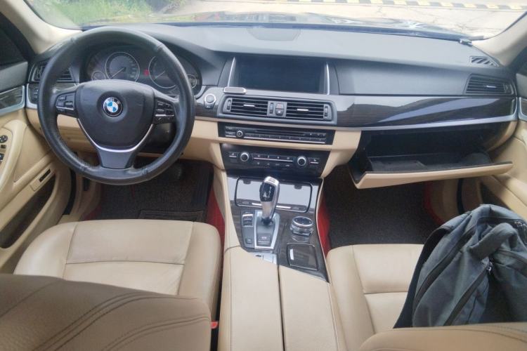 Used BMW 5 Series 2014 525Li Luxury Design Package Center Console