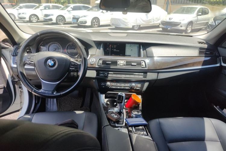 Used BMW 5 Series 2014 528Li Leading Model Center Console