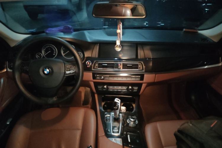 Used BMW 5 Series 2014 520Li Elegant Model Center Console