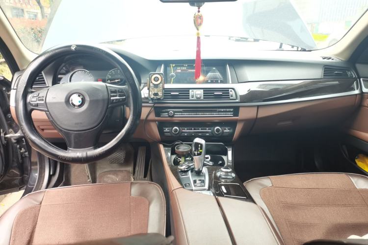 Used BMW 5 Series 2014 525Li Leading Model Center Console