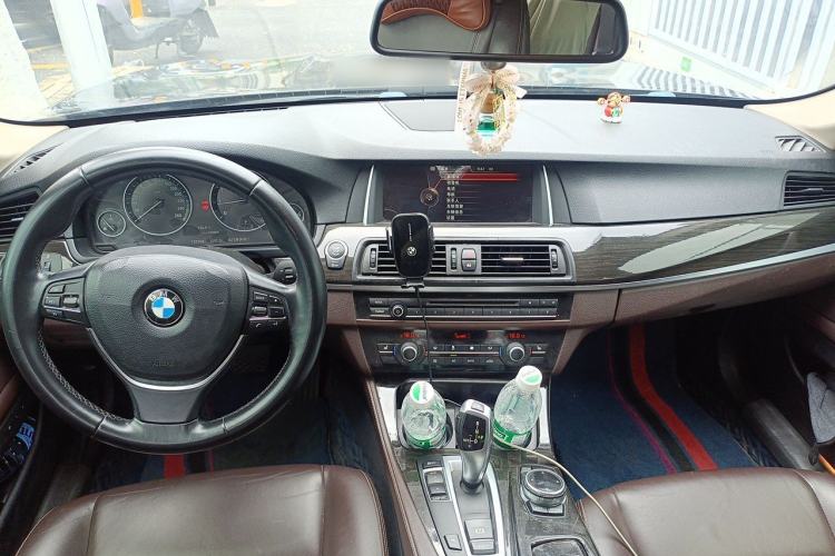 Used BMW 5 Series 2014 525Li Luxury Design Package Center Console