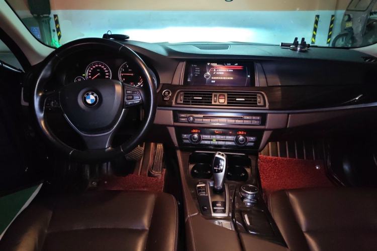 Used BMW 5 Series 2014 525Li Luxury Design Package Center Console