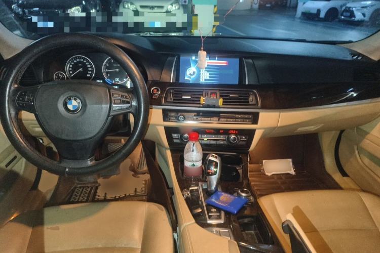Used BMW 5 Series 2014 525Li Leading Model Center Console