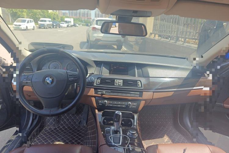 Used BMW 5 Series 2014 525Li Leading Model Center Console