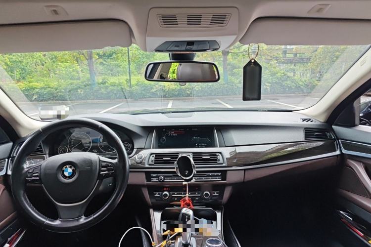 Used BMW 5 Series 2014 525Li Luxury Design Package Center Console