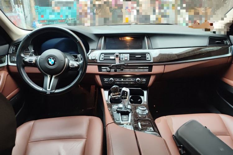 Used BMW 5 Series 2014 525Li Leading Model Center Console