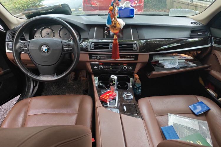 Used BMW 5 Series 2014 525Li Leading Model Center Console