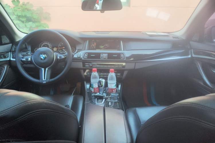 Used BMW 5 Series 2014 525Li Luxury Design Package Center Console