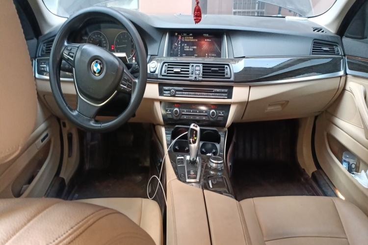 Used BMW 5 Series 2014 525Li Leading Model Center Console
