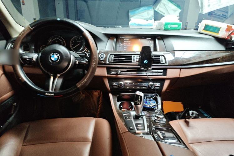 Used BMW 5 Series 2014 525Li Leading Model Center Console