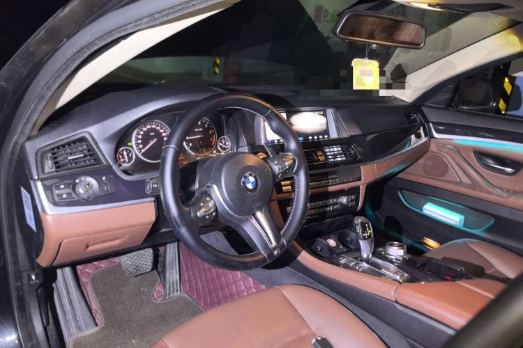 Used BMW 5 Series 2014 520i Elegant Edition Center Console
