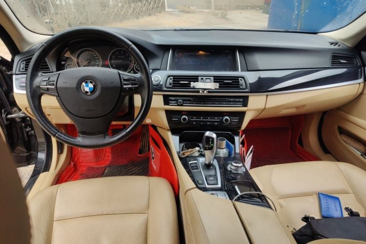 Used BMW 5 Series 2014 520Li Elegant Model Center Console