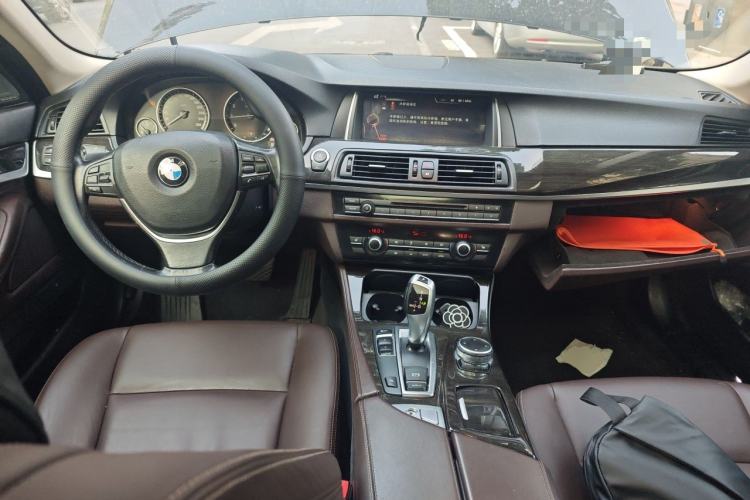 Used BMW 5 Series 2014 525Li Luxury Design Package Center Console